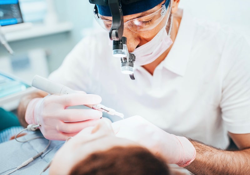 Wie läuft eine Implantation in der Siegauenpraxis ab?